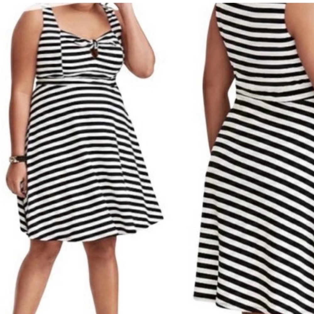 Torrid Super Soft Knot Tie Front Black and White Dress in Size 1 - Picture 7 of 7